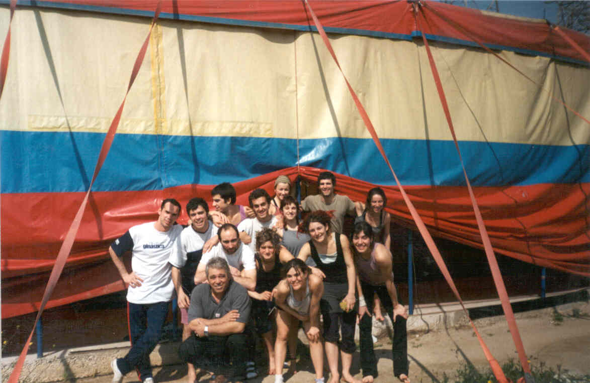 Escola Circo Rogelio Rivel - Barcelona - Espanha 2003