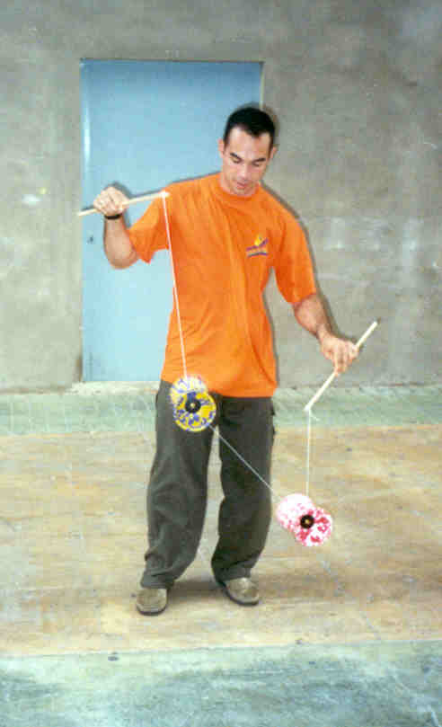 Brincando com os Diabolôs - Espanha, 2002