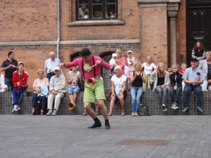 Apresentando-se na rua em Odense - Dinamarca, julho, 2011